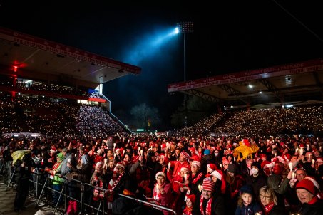 2022_Weihnachtssingen_5FCU9999 (1).jpg