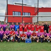 20240628_Teamfoto mit FC Bundestag_Kasten.jpg
