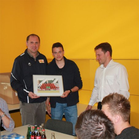 Alles Gute! U23 verabschiedet Trainer Engin Yanova und neun Spieler