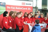 Autogrammstunde der Union-Frauen im Hauptbahnhof