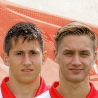 Autogrammstunde mit Steven Skrzybski und Björn Jopek