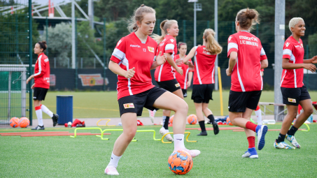 Beide Frauenteams beginnen die Vorbereitung