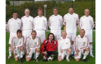 Berlin bleibt rot-weiß: AK 40 (7er) zieht gegen BFC Dynamo in die nächste Pokalrunde ein