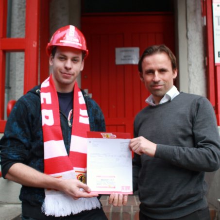 Charlottenburger kauft 3.000. Dauerkarte: Mitgliederverkauf endet am Freitag