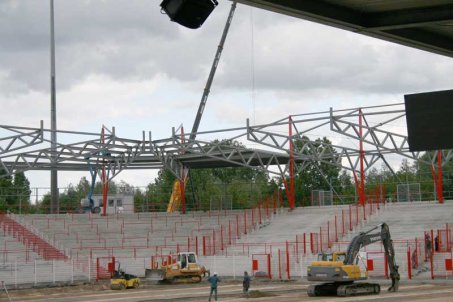 Dachmontage im Stadion An der Alten Försterei: Stadionbetriebsgesellschaft trennt sich von Omnec und vergibt Auftrag neu!