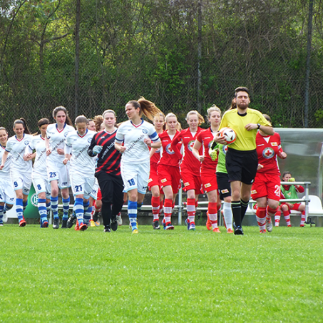 Die 2. Frauen meistern ihre Aufgabe mit Bra­vour