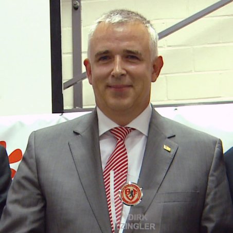 Dirk Zingler erhält den Ehrenpreis des BFV und der FuWo