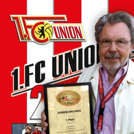 Ehrenurkunde erhalten: Programmheft der Eisernen holt den Titel