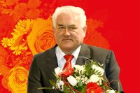 Eiserne Glückwünsche: Wolfgang Vallentin feiert 65. Geburtstag 