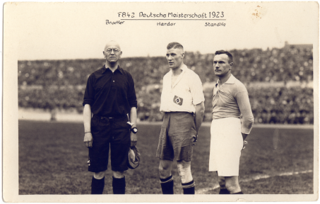 Endspiel um die Deutsche Meisterschaft 1923 im Deutschen Stadion Berlin: Hamburger Sportverein - Union Oberschöneweide 3:0