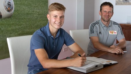Fabio Schneider unterschreibt Lizenzspielervertrag