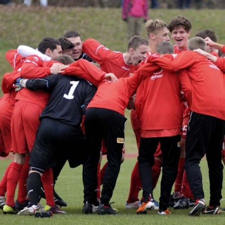 Fluch gebrochen: U19 gewinnt zu Hause / U17 unterstreicht Aufstiegsambitionen