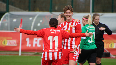 Frauen setzen Siegesserie fort