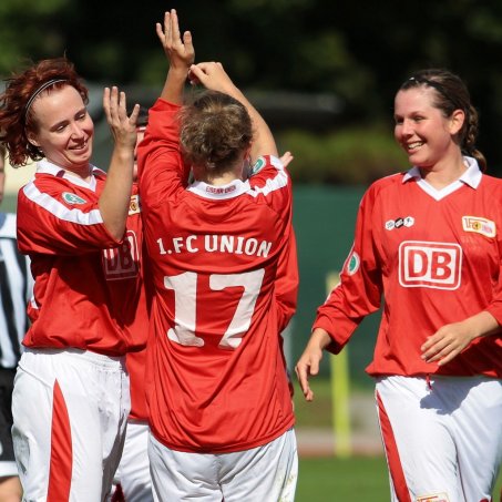 Frauenteam tritt bei Fortuna Dresden an