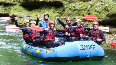 Fußball und Rafting