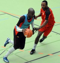 Gegen den Frost-Frust: Basketball und Turnen in der Halle