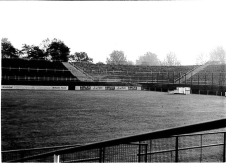 Geschlossene Verbindung zwischen wuhleseitiger- und Osttribüne