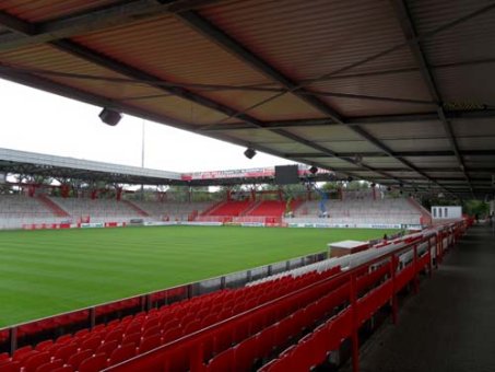 Gesucht: Helfer für die Sitzschalen-Montage!