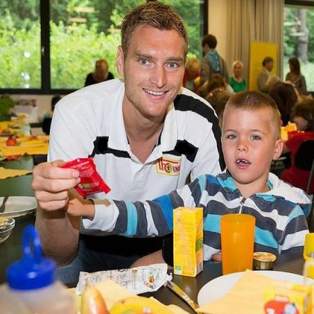 Gesundes Frühstück verbessert Schulnoten: Bio-Brotbox für Schulkinder mit eiserner Unterstützung