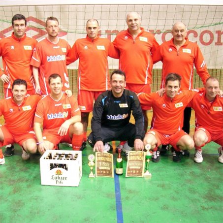 Golden Oldies: Union-Traditionself siegt beim Cottbuser Bretterknaller