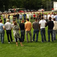 Grillparty: Mannschaft und Geschäftsstelle starten in die Saison