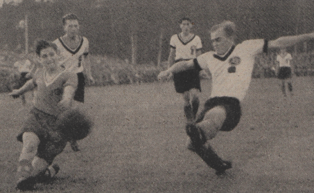 Im Hintergrund die Westtribüne und die Waldseite, Sportanlage Sadowa, Oktober 1937