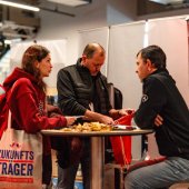 Kick & Work_1NS07394.jpg