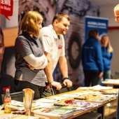 Kick & Work_1NS07408.jpg