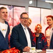 Kick & Work_1NS07609.jpg