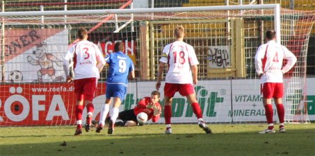 Knapper Kampf-Sieg gegen Emden