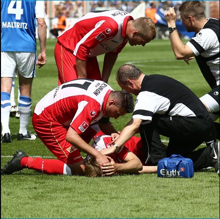Kreuzbandriss: Björn Jopek mit schwerer Verletzung im Bochum-Spiel