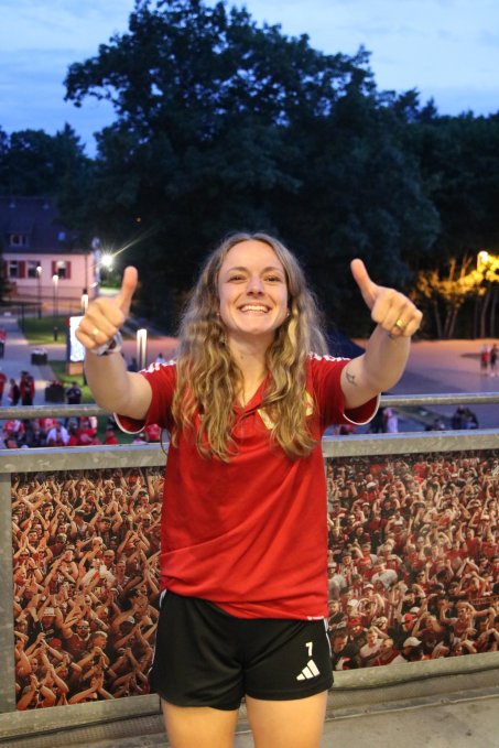 Lisa, the skipper, on the balcony of the Alte Försterei, the night Union secured promotion