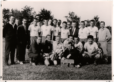 Mannschaft des TSC Oberschöneweide nach dem Aufstieg 1962
