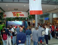 Menschenmassen bei 2. Bewag-Autogrammstunde