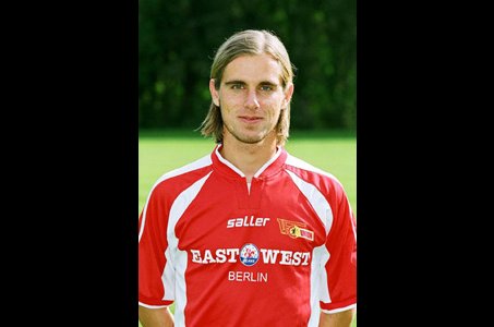 Sebastian Bönig muss pausieren, Okuyama genäht