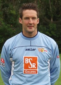 Simon Henzler liegt &quot;flach&quot;