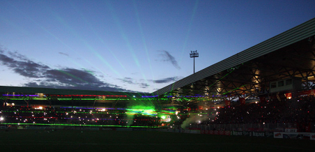Stadioneinweihungsfest-Lichtershow nach dem Abpfiff