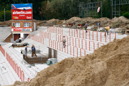 Stadionumbau am Oberrang der Osttribüne