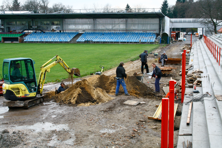 Stadionumbau unterhalb der Waldseite