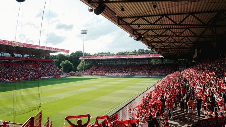 Teamvorstellung, Trikotlaunch und Autogrammstunde