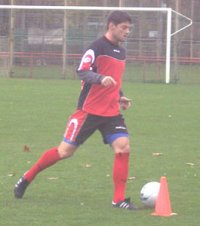 Tom Persich trainiert wieder mit Ball