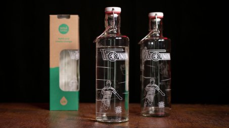 Trinkflasche aus Glas im Union-Design