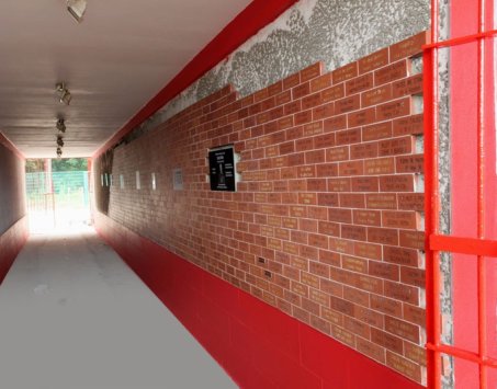 Tunnel unter dem alten Anzeigehäuschen