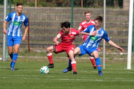 U17 holt Derbysieg