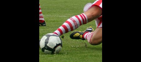 U19 ärgert Spitzenreiter | U17 erleidet Heimniederlage