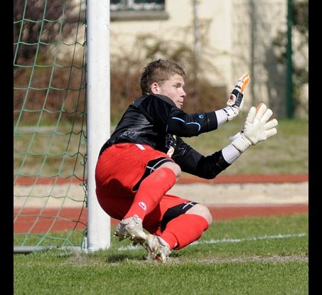 U19 hält Hoffnung am Leben | U17 unterliegt im Spitzenspiel