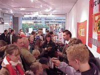 Union-Spieler ab 17 Uhr in Fanshop-Filiale im Forum