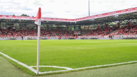 Union empfängt Dukla Prag