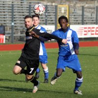 Union gewinnt gegen Union: Rund 1.500 Fußballfreunde und Flüchtlinge gemeinsam im Poststadion