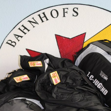 Union spendet Winterjacken, Schlafsäcke und Bekleidung an Bahnhofsmission